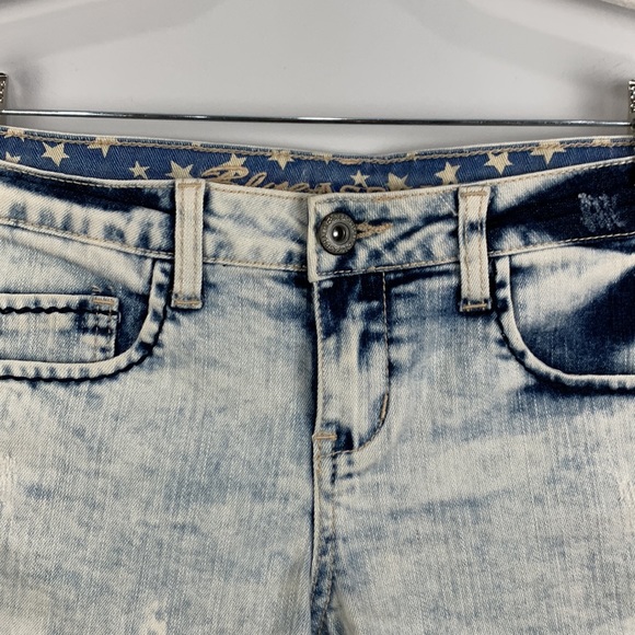 American Flag Low-Rise Cutoff Denim Shorts - Picture 4 of 6